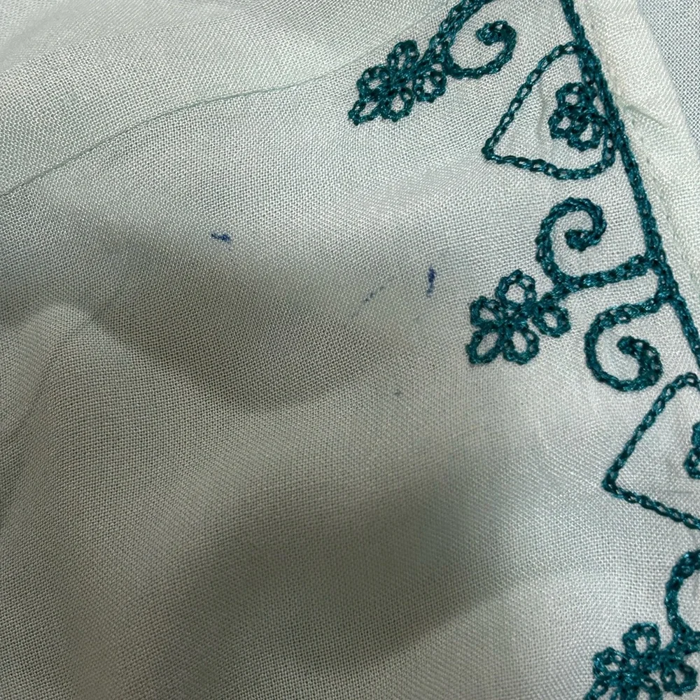 💜Half Off💜Cato Embroidered Teal Ombre Womens Top 
slight mark near R shoulder - Picture 4 of 8